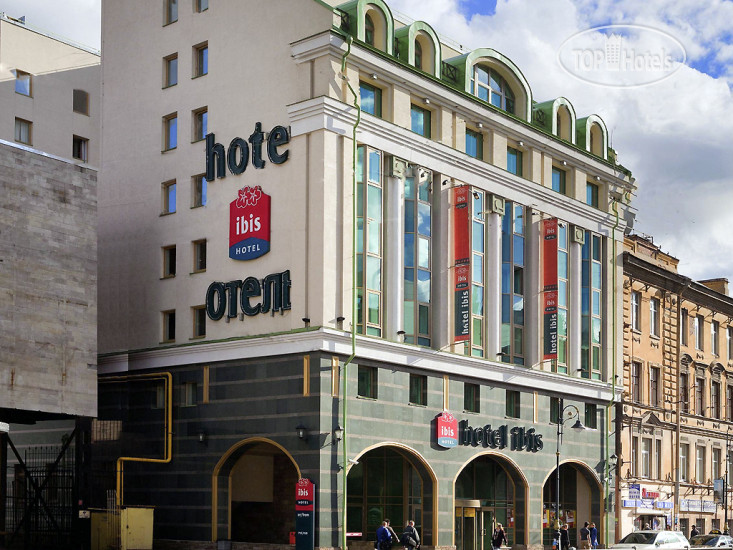 Фасад отеля ibis Санкт-Петербург Центр